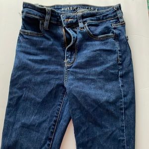 AMERICAN EAGLE DARK WASH JEANS